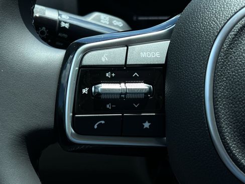 New 2026 Kia Carnival EX FWD image 29