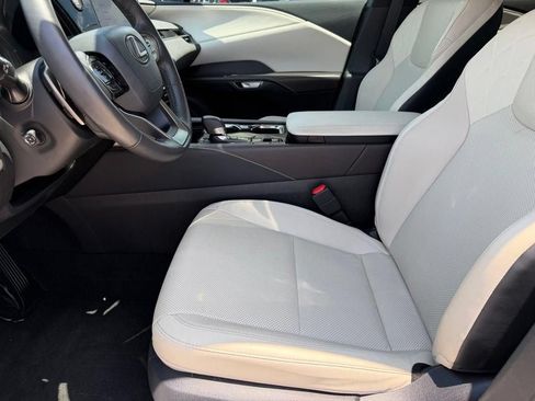 Used 2024 Lexus RX 350 FWD w/ Technology Package image 11