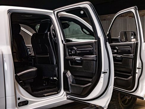 Used 2022 RAM 3500 Limited image 29