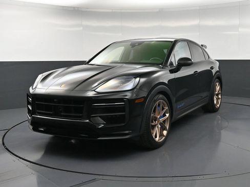 Used 2024 Porsche Cayenne Turbo GT AWD/4WD image 1