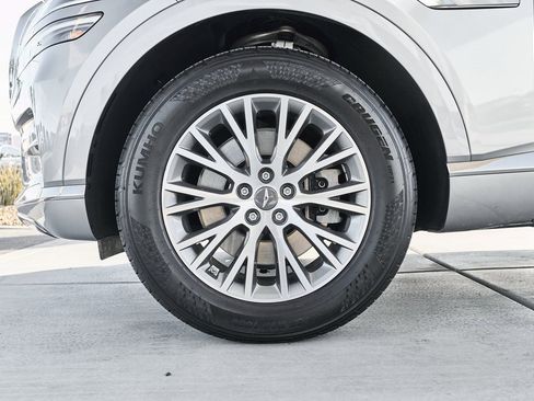 Used 2024 Genesis GV80 2.5T image 3