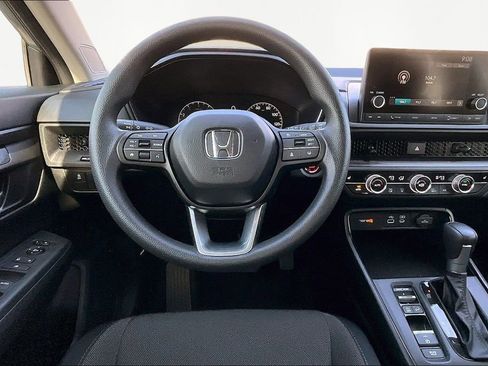 Used 2025 Honda CR-V EX image 9