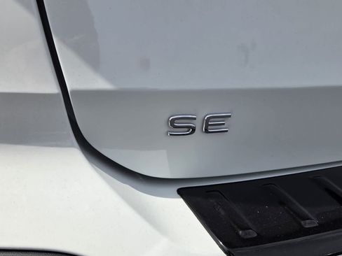 New 2026 Volkswagen Taos SE FWD image 13
