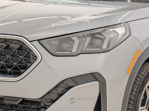 Certified 2025 BMW X2 xDrive28i image 11