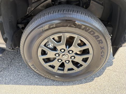 Certified 2025 Toyota 4Runner SR5 AWD/4WD image 22