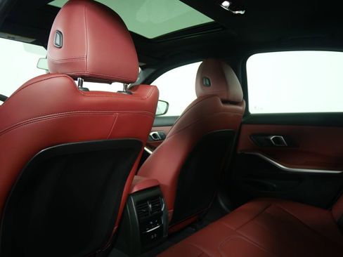 Certified 2025 BMW 330i Sedan image 19