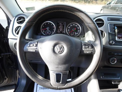 Used 2016 Volkswagen Tiguan S image 12