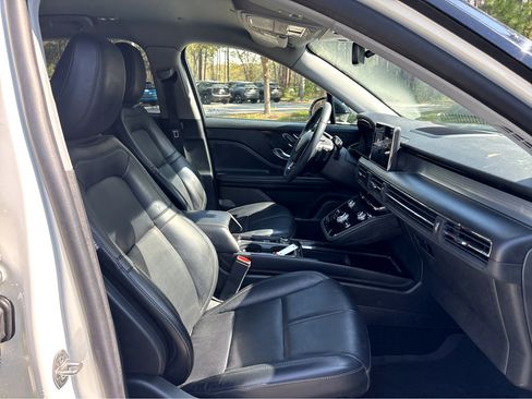 Used 2022 Lincoln Corsair Standard w/ Equipment Group 101A image 8