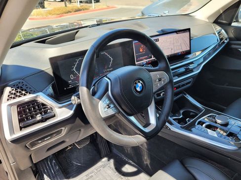 Used 2025 BMW X7 xDrive40i AWD/4WD image 12