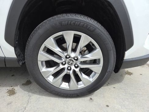Used 2023 Toyota RAV4 XLE Premium AWD/4WD image 14