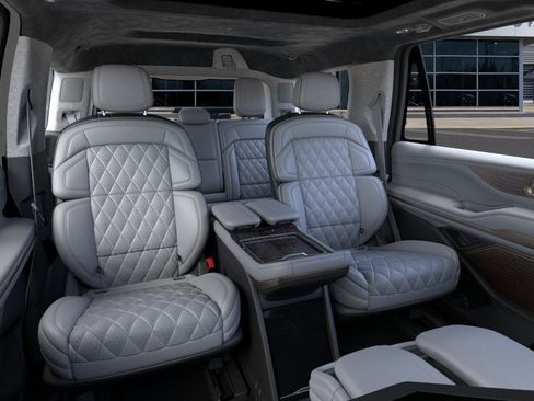 New 2026 Lincoln Navigator Black Label AWD/4WD image 11