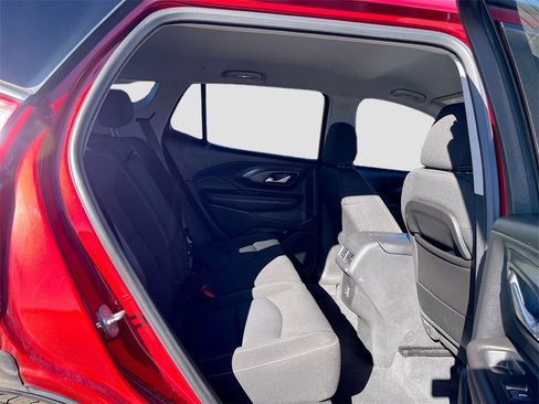 Used 2022 GMC Terrain SLE w/ Driver Convenience Package image 27