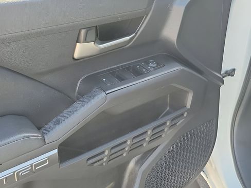 Used 2024 Toyota Tacoma TRD Off-Road image 40