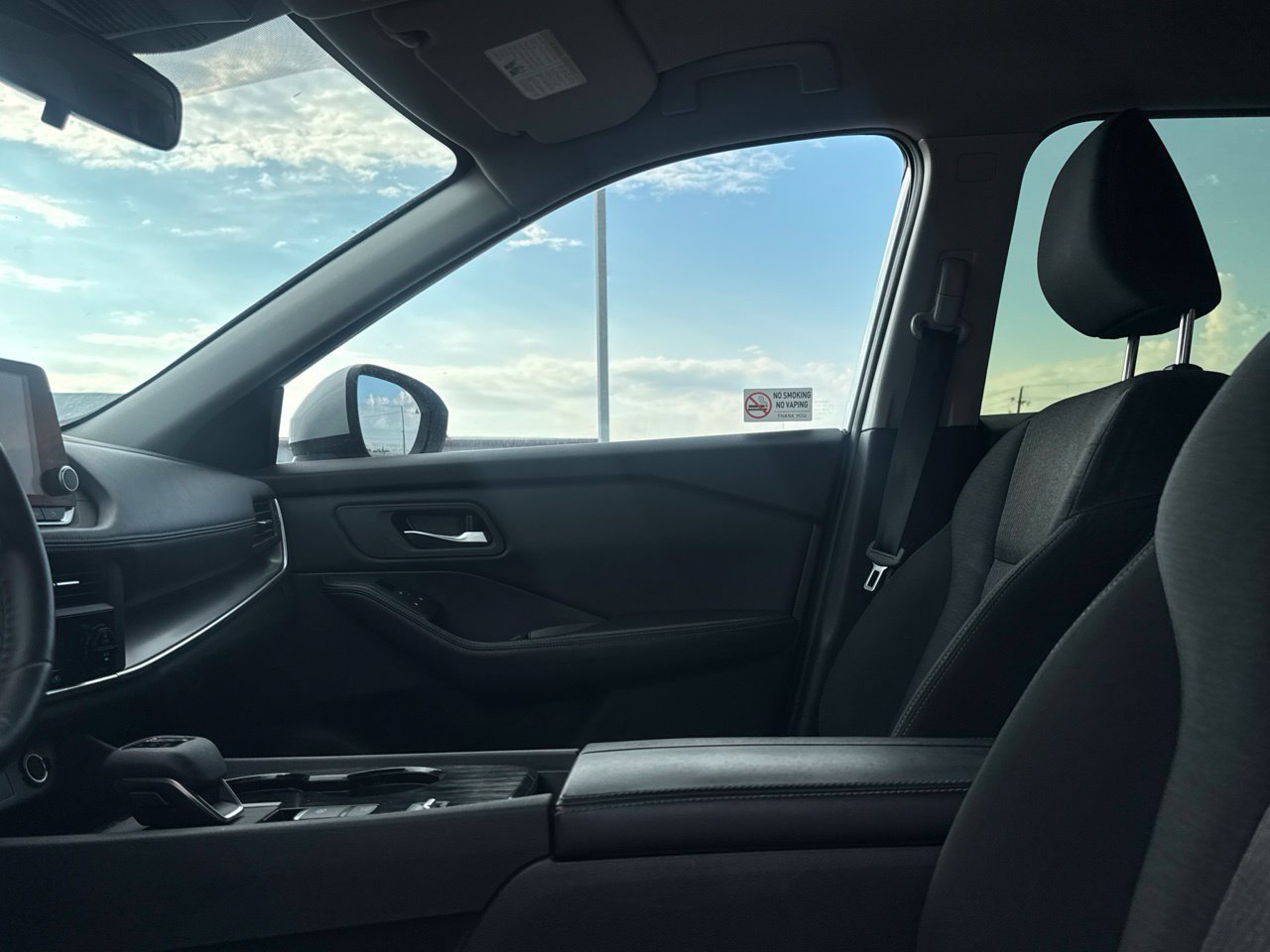Certified 2025 Nissan Rogue SV FWD image 42