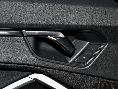 Certified 2025 Audi Q3 2.0T Premium w/ Convenience Package image 24