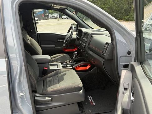 Used 2024 Nissan Frontier PRO-4X w/ Technology Package AWD/4WD image 28