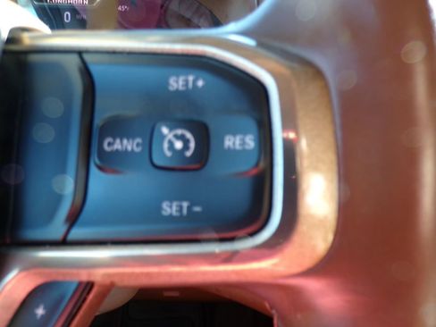 Used 2024 RAM 3500 Limited image 19