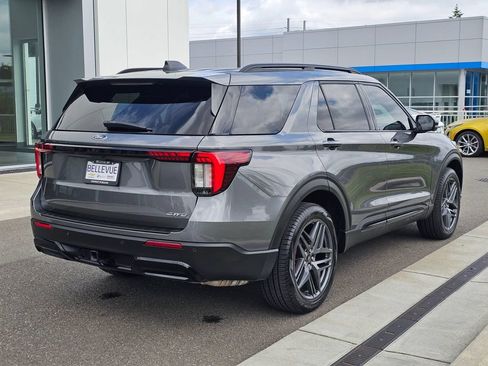 Used 2025 Ford Explorer ST-Line w/ Premium Package AWD/4WD image 5