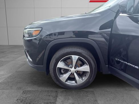 Used 2019 Jeep Cherokee Limited w/ Luxury Group AWD/4WD image 26