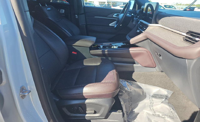 Used 2026 Ford Explorer Platinum AWD/4WD image 12