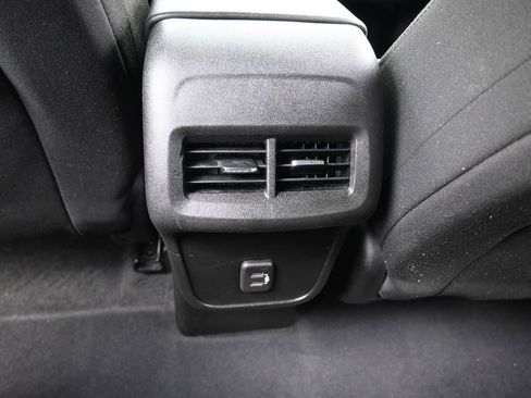 Used 2021 Chevrolet Equinox LT image 34