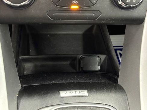 Used 2016 Ford Fusion SE FWD image 24