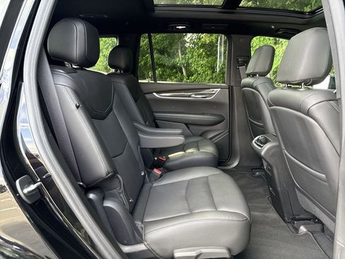 Used 2022 Cadillac XT6 Sport w/ Technology Package AWD/4WD image 28