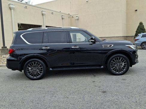 Used 2024 INFINITI QX80 Sensory image 7