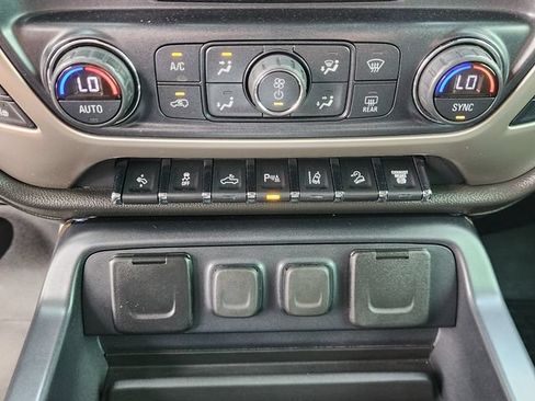 Used 2017 GMC Sierra 2500 Denali w/ Duramax Plus Package AWD/4WD image 18