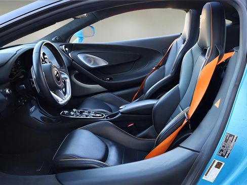 Used 2023 McLaren GT image 11