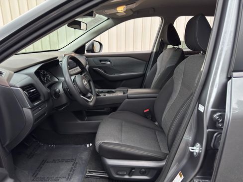 Used 2022 Nissan Rogue SV FWD image 15