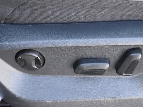 Used 2021 Volkswagen Tiguan SE FWD image 22