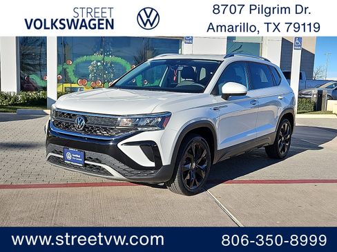 Used 2022 Volkswagen Taos SE image 1