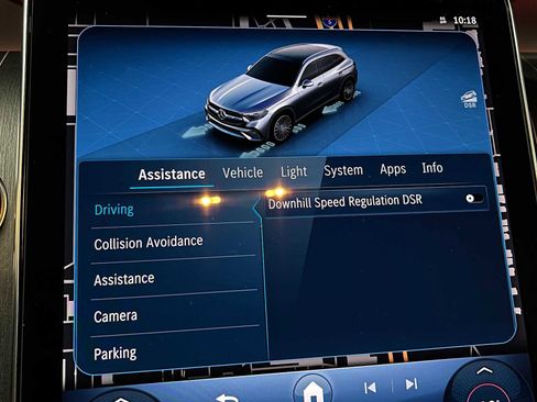 Used 2025 Mercedes-Benz GLC 300 4MATIC image 34