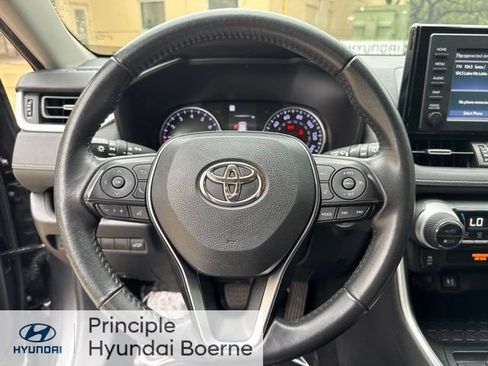 Used 2019 Toyota RAV4 XLE Premium FWD image 8