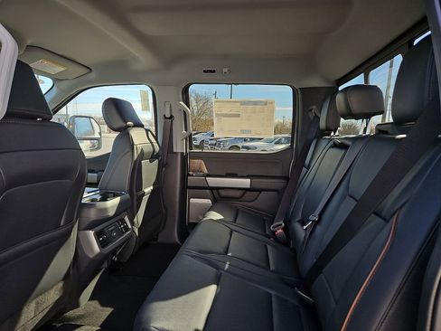 New 2026 Ford F250 Lariat w/ Black Appearance Package image 19