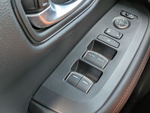 Used 2025 Honda HR-V Sport image 21