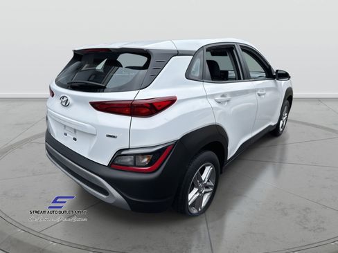 Used 2023 Hyundai Kona SE image 6