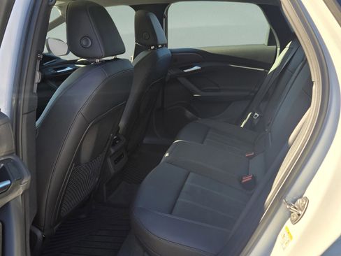 Used 2025 Audi A6 e-tron Ultra w/ Ultra Package image 11