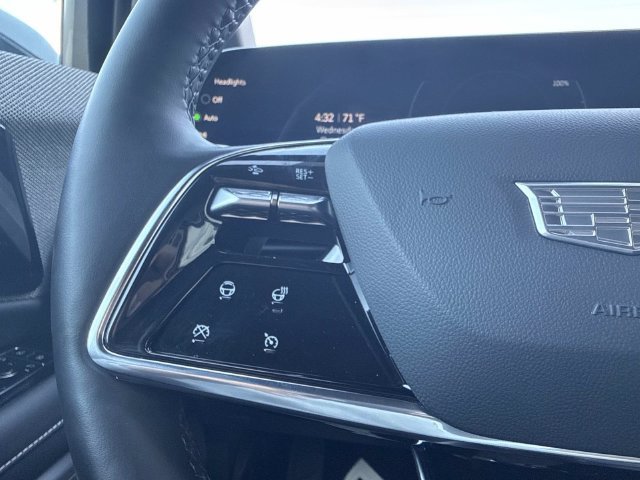Certified 2025 Cadillac Optiq Luxury 1 AWD/4WD image 37