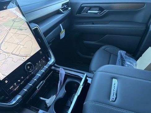 New 2026 GMC Yukon Denali w/ Denali Reserve Package AWD/4WD image 27