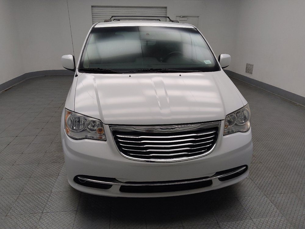 Used 2015 Chrysler Town & Country Touring FWD image 14