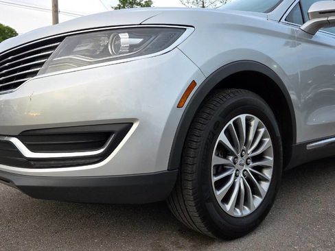 Used 2016 Lincoln MKX Select w/ Select Plus Package AWD/4WD image 7