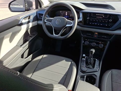 Certified 2024 Volkswagen Taos SE w/ Panoramic Sunroof Package AWD/4WD image 14