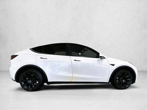 Used 2022 Tesla Model Y Long Range AWD/4WD image 5