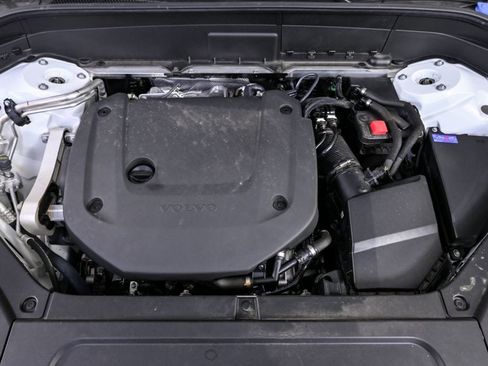 Certified 2025 Volvo XC90 B6 Plus AWD/4WD image 38