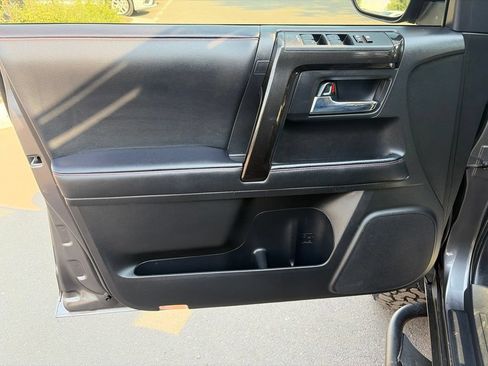 Used 2020 Toyota 4Runner TRD Off-Road Premium w/ Moonroof Package AWD/4WD image 24