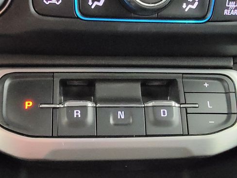 Used 2020 GMC Acadia SLE w/ Driver Convenience Package FWD image 17