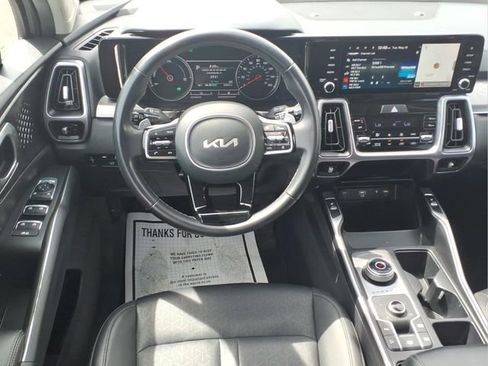 Used 2023 Kia Sorento EX AWD/4WD image 6