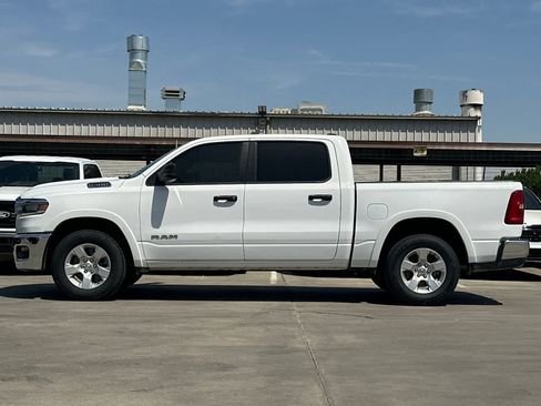 Used 2025 RAM 1500 Big Horn AWD/4WD image 6